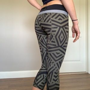 Lululemon Inspire crops